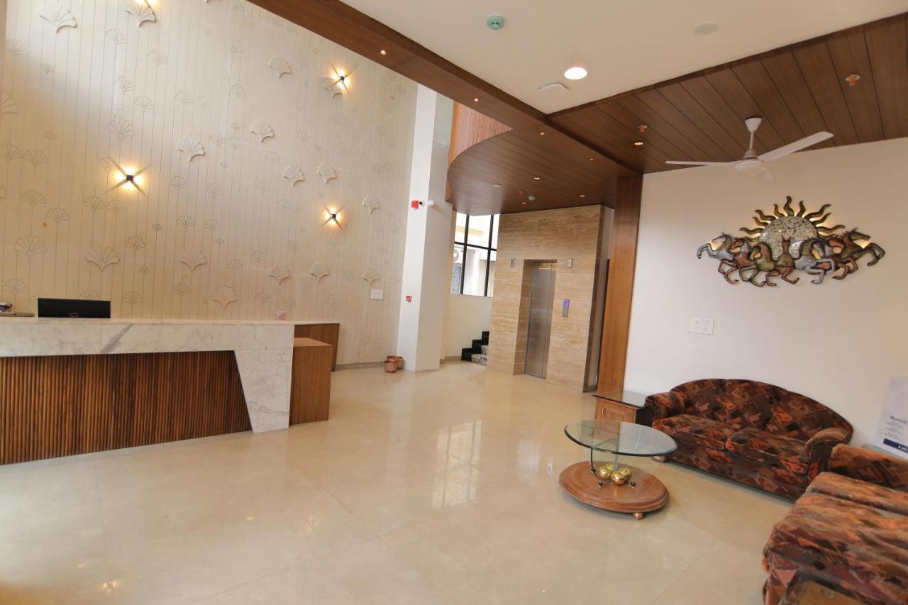 Hotel Mumbai House Express Udaipur Ngoại thất bức ảnh