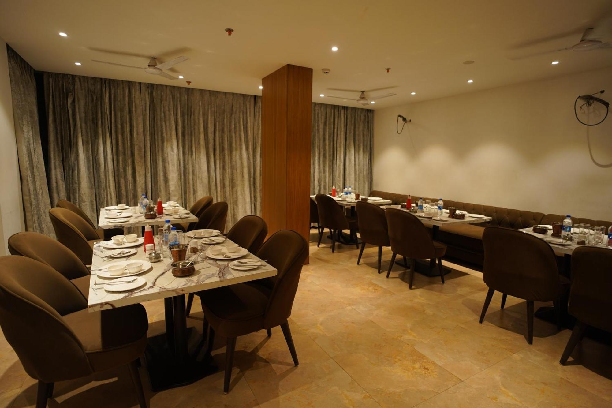 Hotel Mumbai House Express Udaipur Ngoại thất bức ảnh
