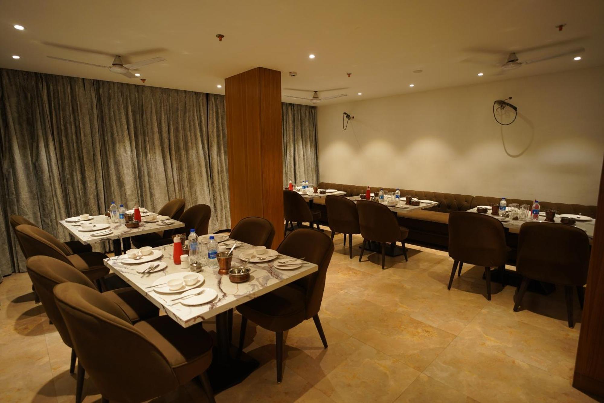 Hotel Mumbai House Express Udaipur Ngoại thất bức ảnh