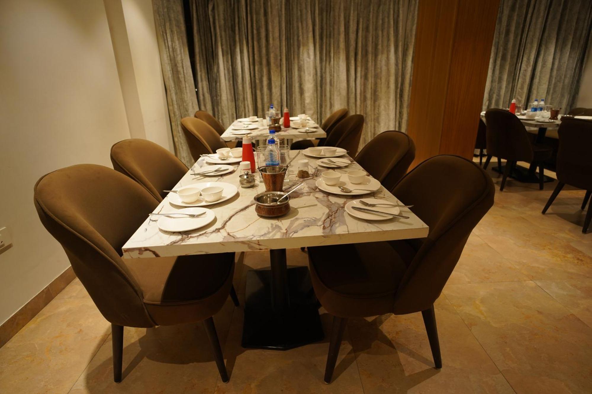 Hotel Mumbai House Express Udaipur Ngoại thất bức ảnh